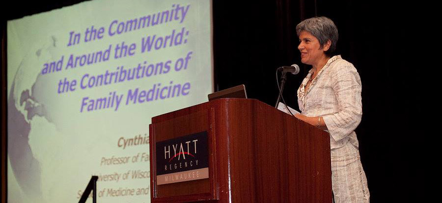 Cindy Haq, MD, presents at the Family Medicine Midwest (FMM) Conference.