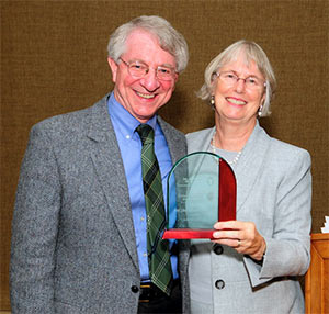 Farley lecturer William Miller, MD, MA, with DFMCH Chair Valerie Gilchrist, MD.