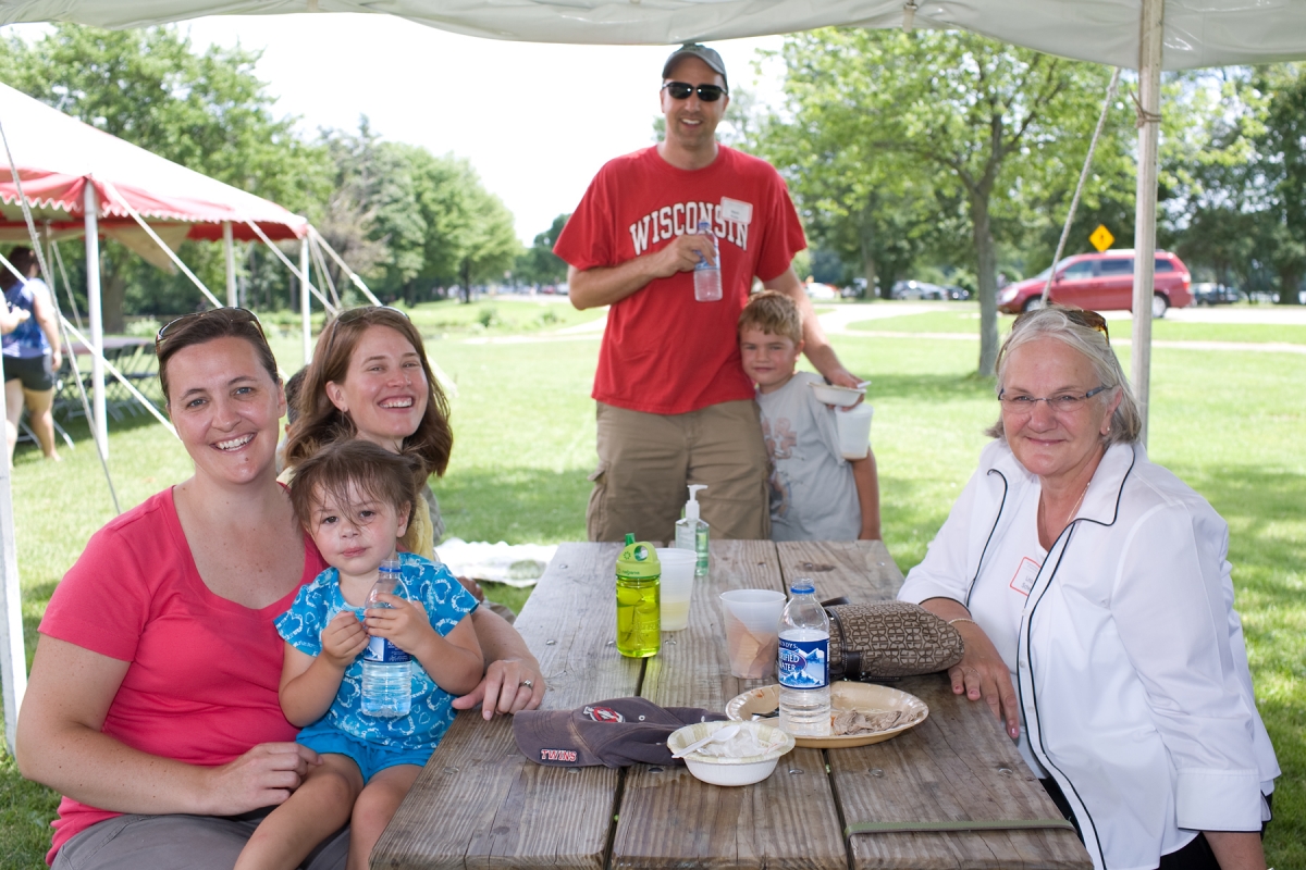 uw-smph-department-of-family-medicine-40th-anniversary-celebration_4841792038_o  